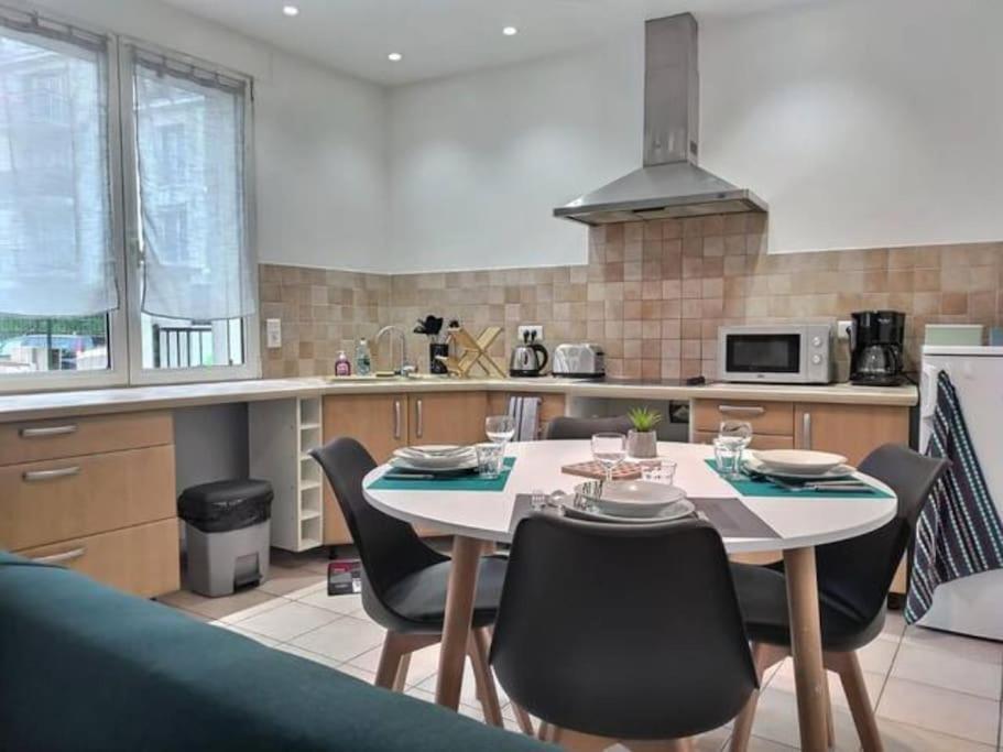 4 - Cozy With Car Park And Terrace Apartment